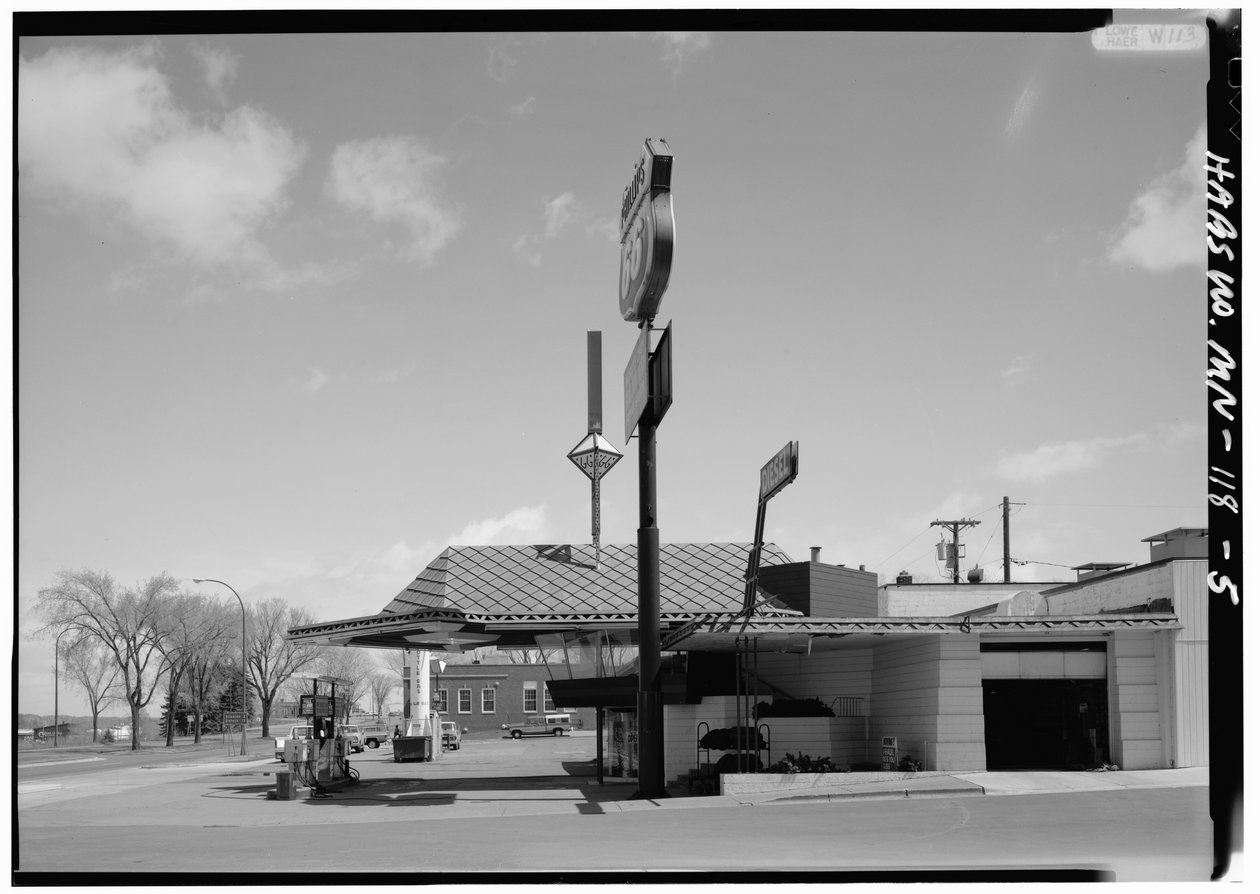 Lindholm Oil Company Service Station, Cloquet, Minnesota (s/v foto) av American Photographer