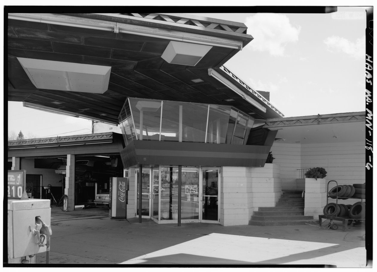 Lindholm Oil Company Service Station, Cloquet, Minnesota (s/v foto) av American Photographer