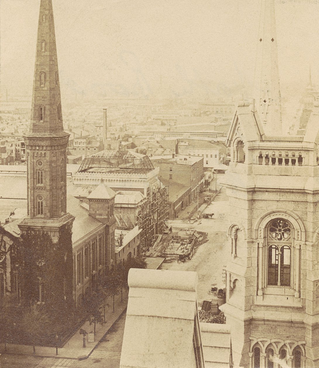 North Broad Street från stadshuset från "Castner Scrapbook Collection", ca 1875 (albumenkopia) av American Photographer
