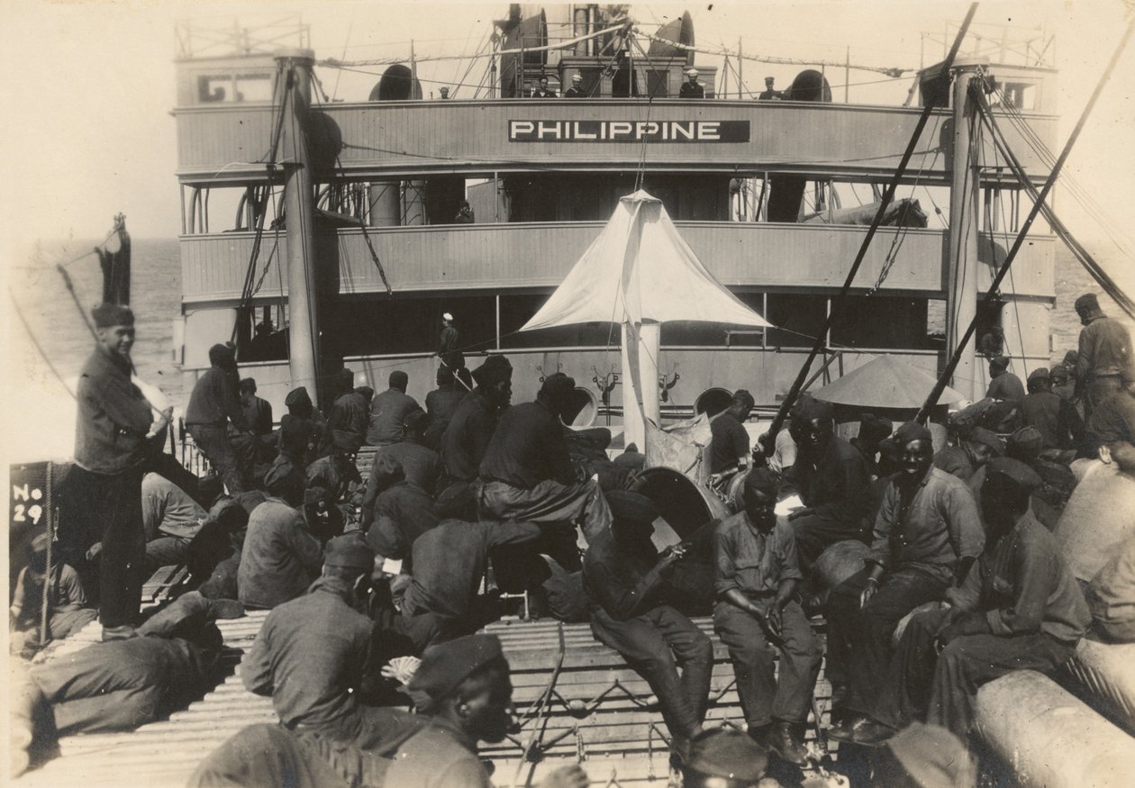 Pioneer Infantry Battalion på truppfartyget U.S.S. Philippine från Brests hamn, Frankrike, 18 juli 1919 av American Photographer