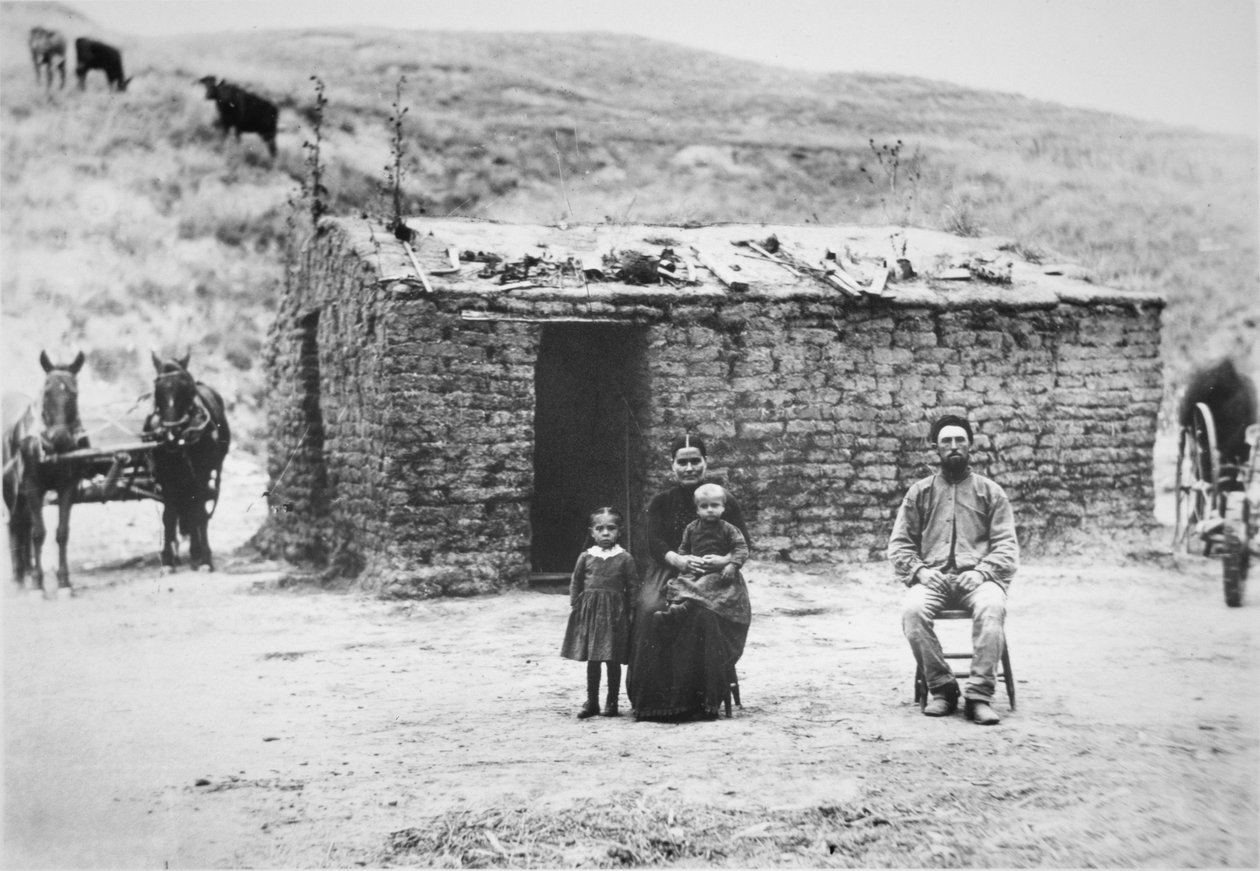 Pionjärfamilj med sitt sodhouse, Nebraska av American Photographer