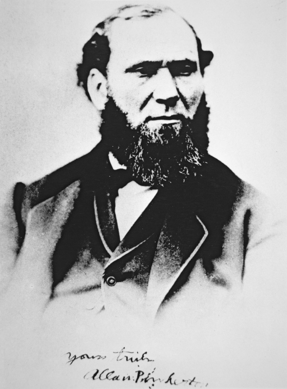 Porträtt av Allan Pinkerton, grundare av Pinkertons National Detective Agency 1850 (s/v foto) av American Photographer