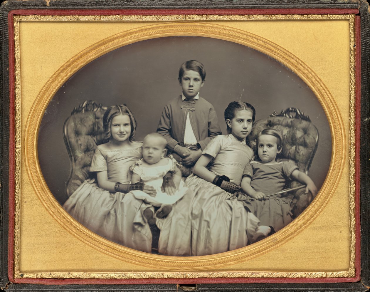 Porträtt av fem barn,ca. 1850 (foto) av American Photographer