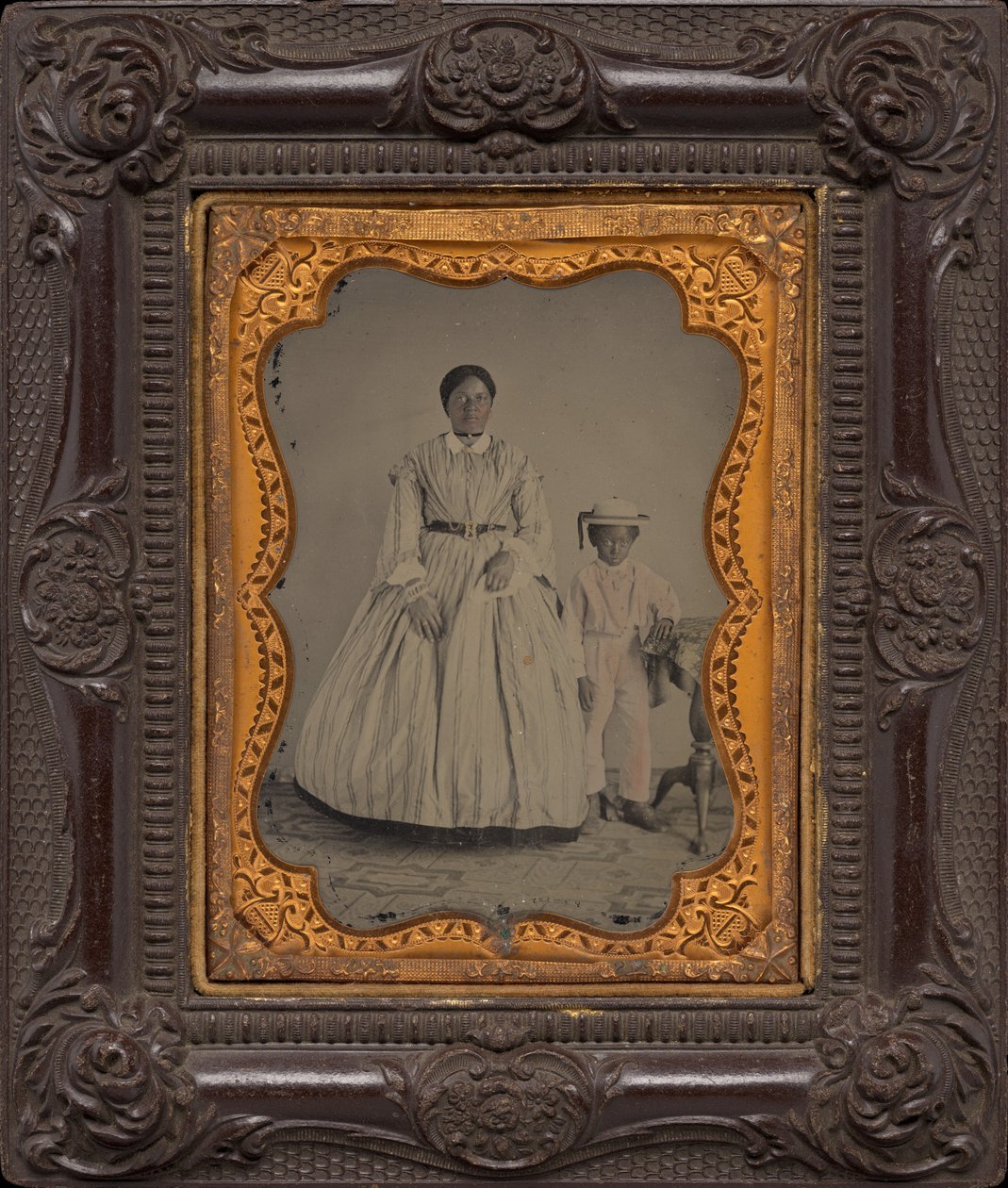 Porträtt av en kvinna och en pojke,ca. 1863 (foto) av American Photographer