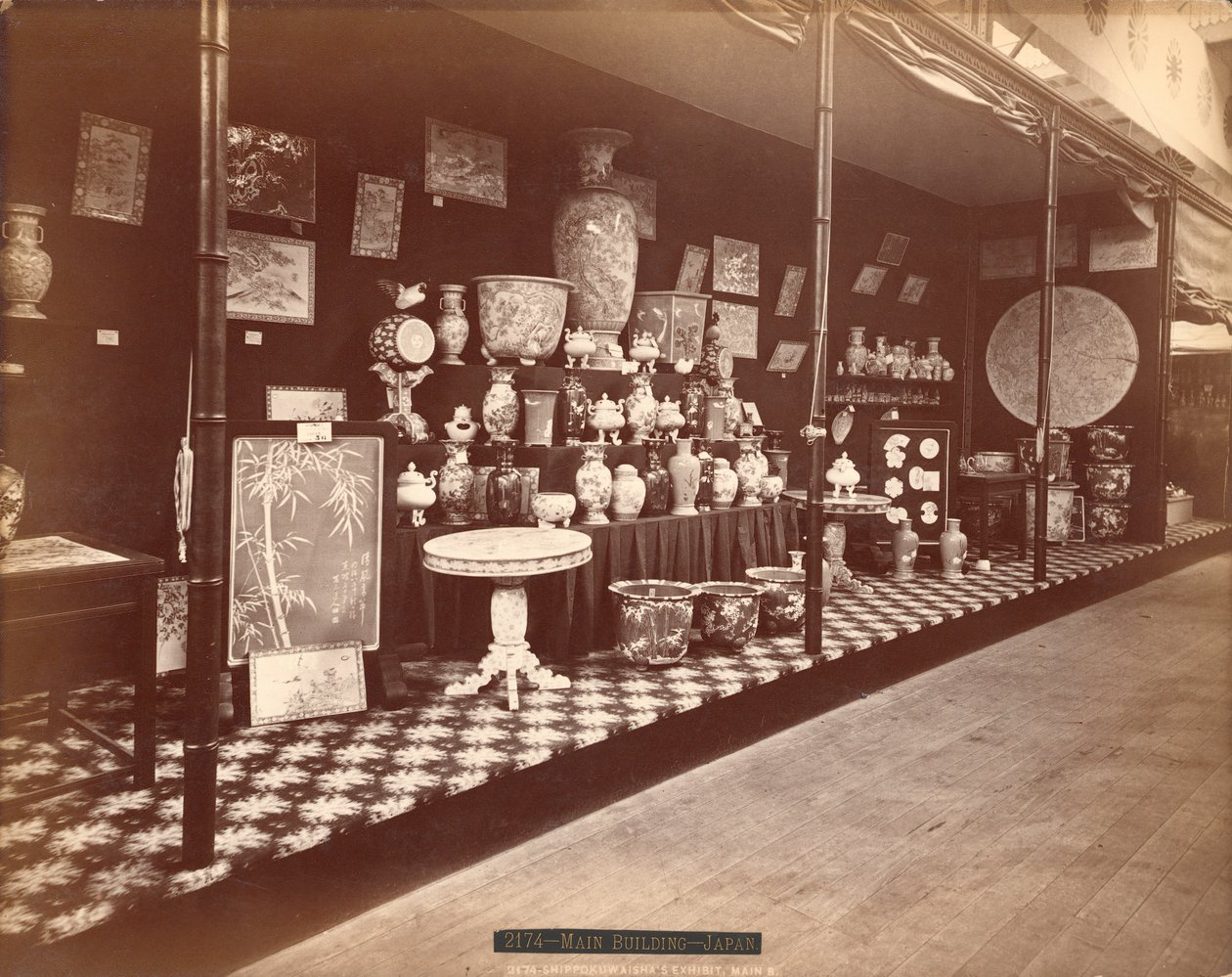 Shippokuwaishas utställning, japanska sektionen, Centennial International Exhibition of 1876, Philadelphia av American Photographer