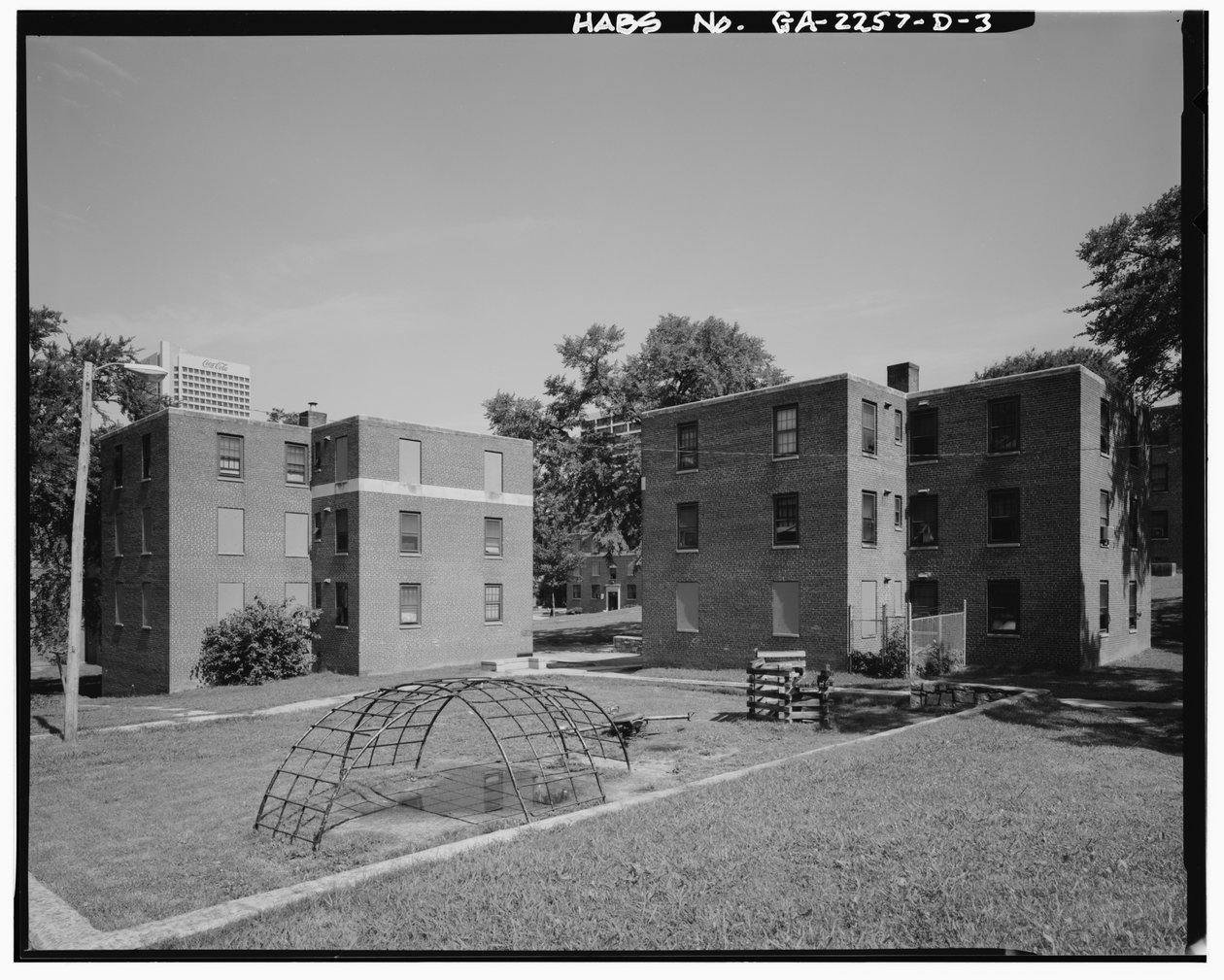 Techwood Homes, Building No. 2, 569-573 Techwood Drive, Atlanta, Fulton County, GA (s/v foto) av American Photographer