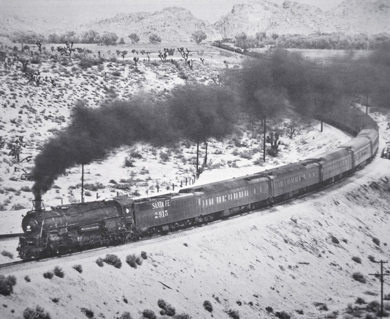 "Grand Canyon Limited"-tåget från Santa Fe Railroad på Cajon-passet i Victorville, Kalifornien av American Photographer