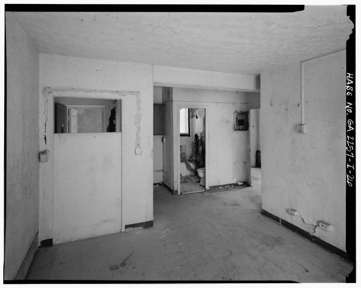 Typisk 2-rumslägenhet med tvättanslutning i entré. - Techwood Homes, Building No. 6, 465 Techwood Drive & 119-125 Hunnicutt Street, Atlanta, Fulton County, GA av American Photographer