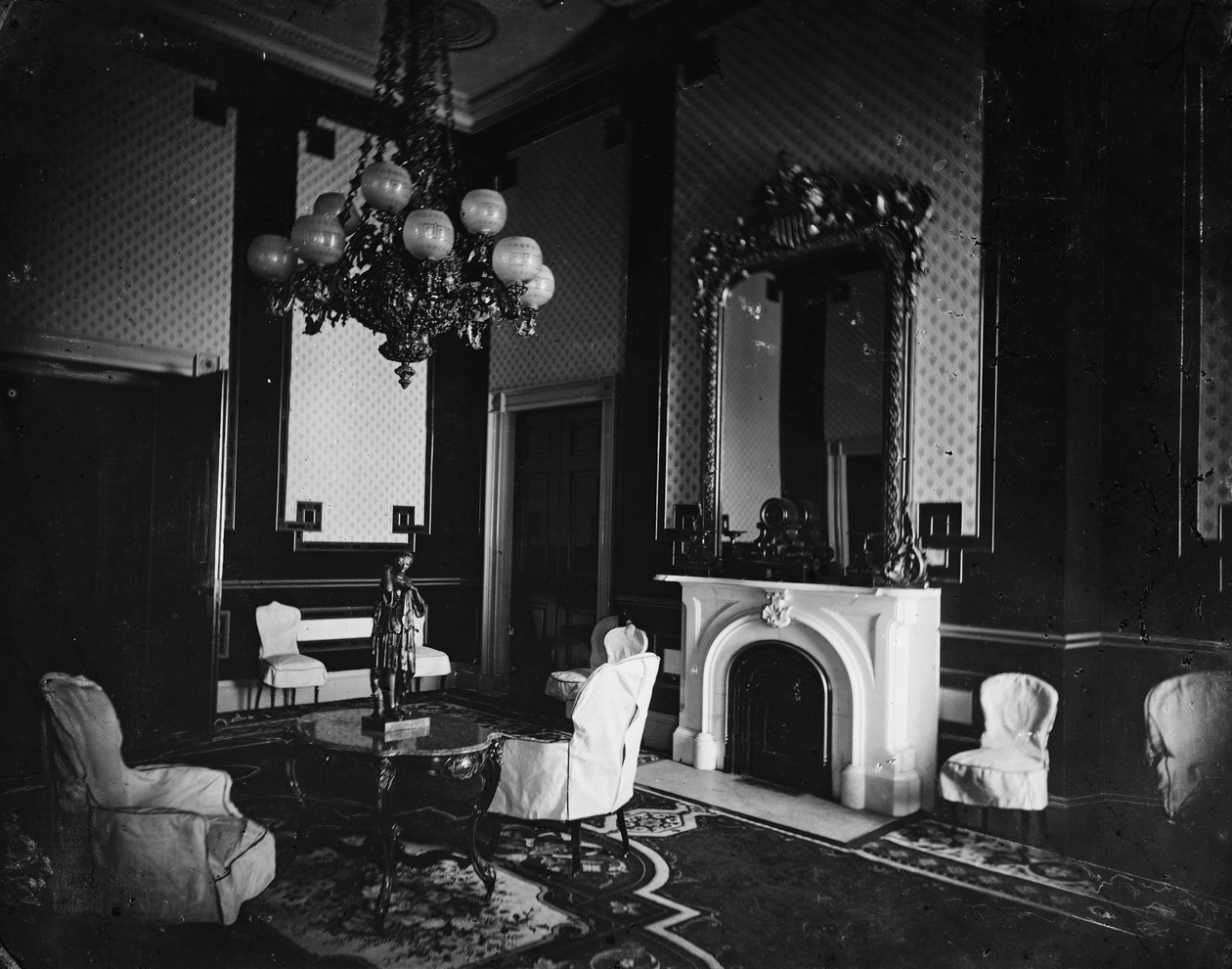 Vita husets interiör, Old Green Room, Presidents Study, 1860-80 av American Photographer