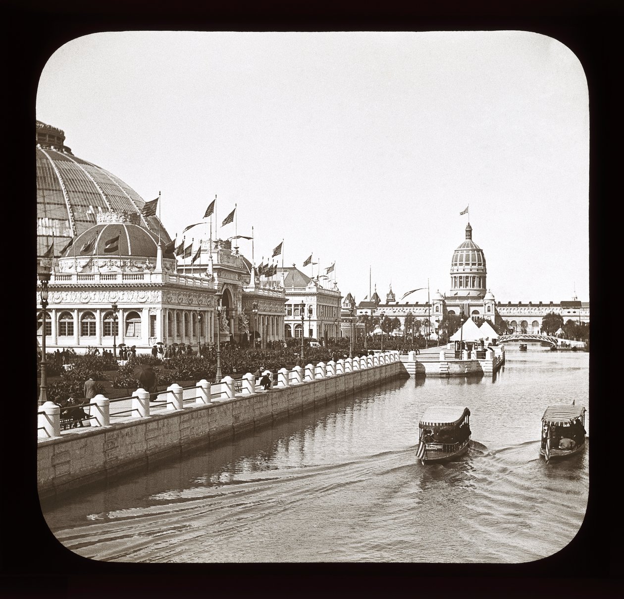 Worlds Columbian Exposition: Horticultural Building och Illinois State Building, Chicago, 1893 (lanternbild) av American Photographer