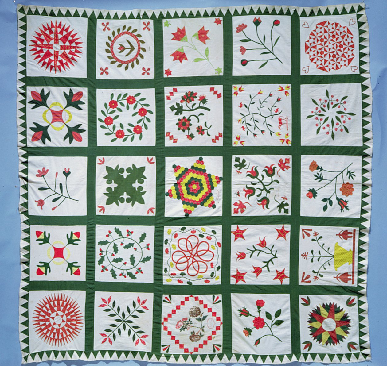 Albumtäcke med säsongsblommor, 1844 (bomull) av American School