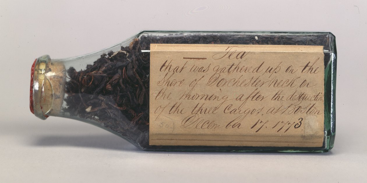 Boston Tea Party teblad i en glasflaska, insamlade av T.M. Harris, Dorchester Neck, december 1773 av American School