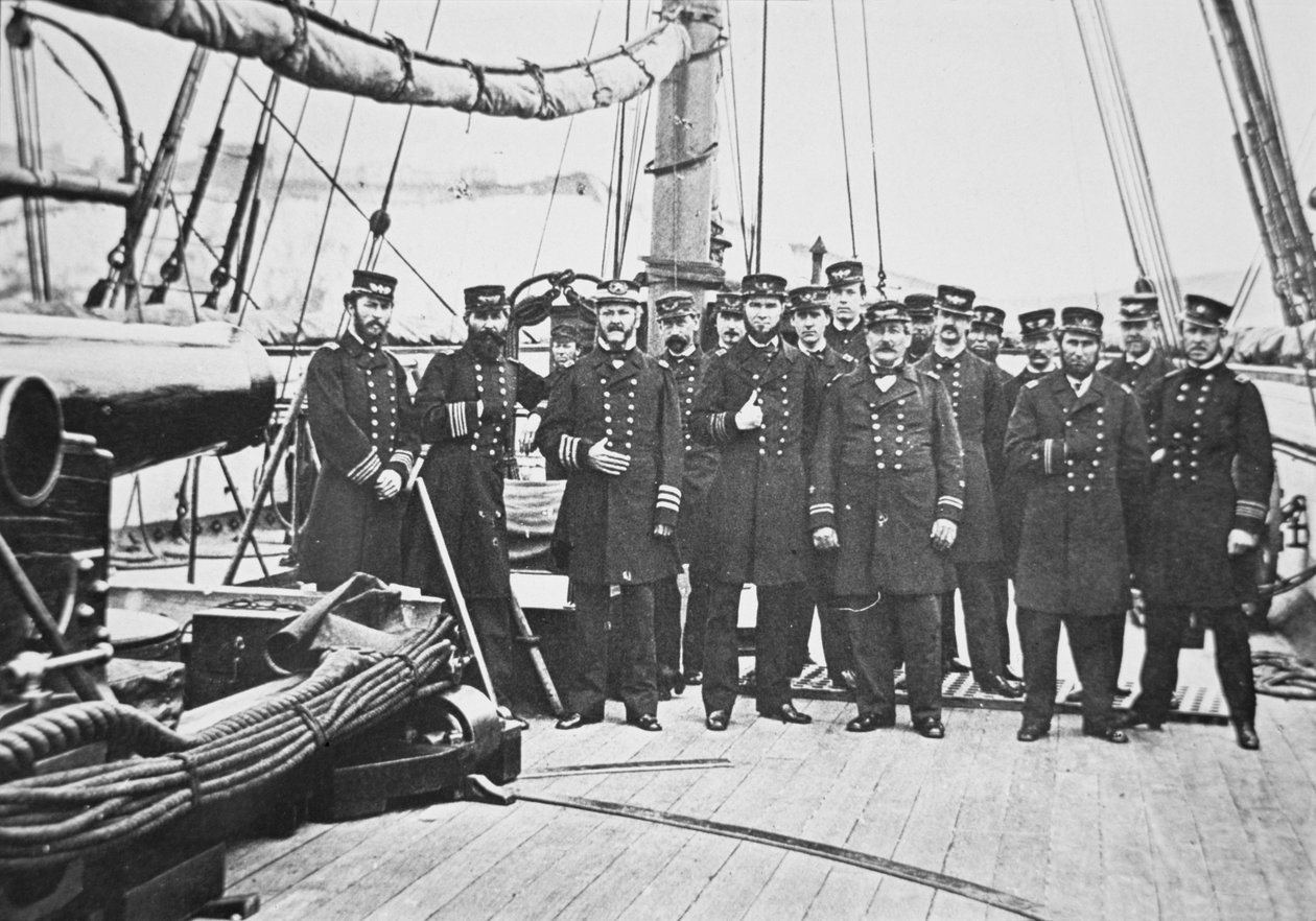 Kapten John A. Winslow (1811-1973) med sina officerare ombord på USS Kearsarge av American School