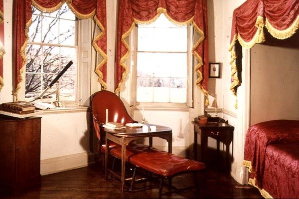Stolslunga och förvaringsskåp från Monticello, Thomas Jeffersons hem, sent 1700-tal av American School