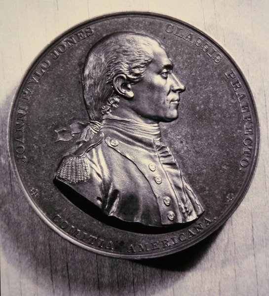 Jubileumsmedalj av John Paul Jones, efter ett porträtt av Jean-Antoine Houdon av American School