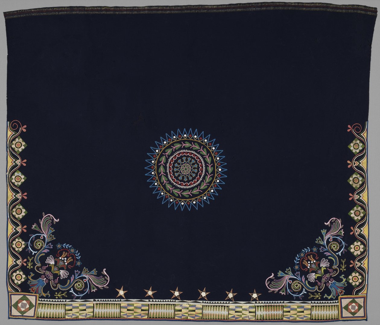 Dansfilt, Anishinabe, Dakota, ca 1840-50 (ull, siden och pärlor) av American School