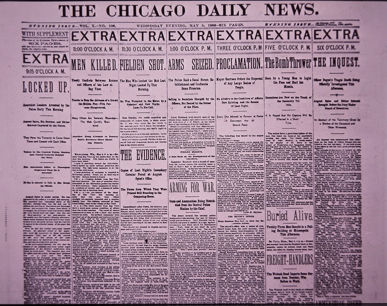 Framsidan av Chicago Daily News som rapporterar Chicago Haymarket Labor Riot, 5 maj 1886 (tidningspapper) av American School