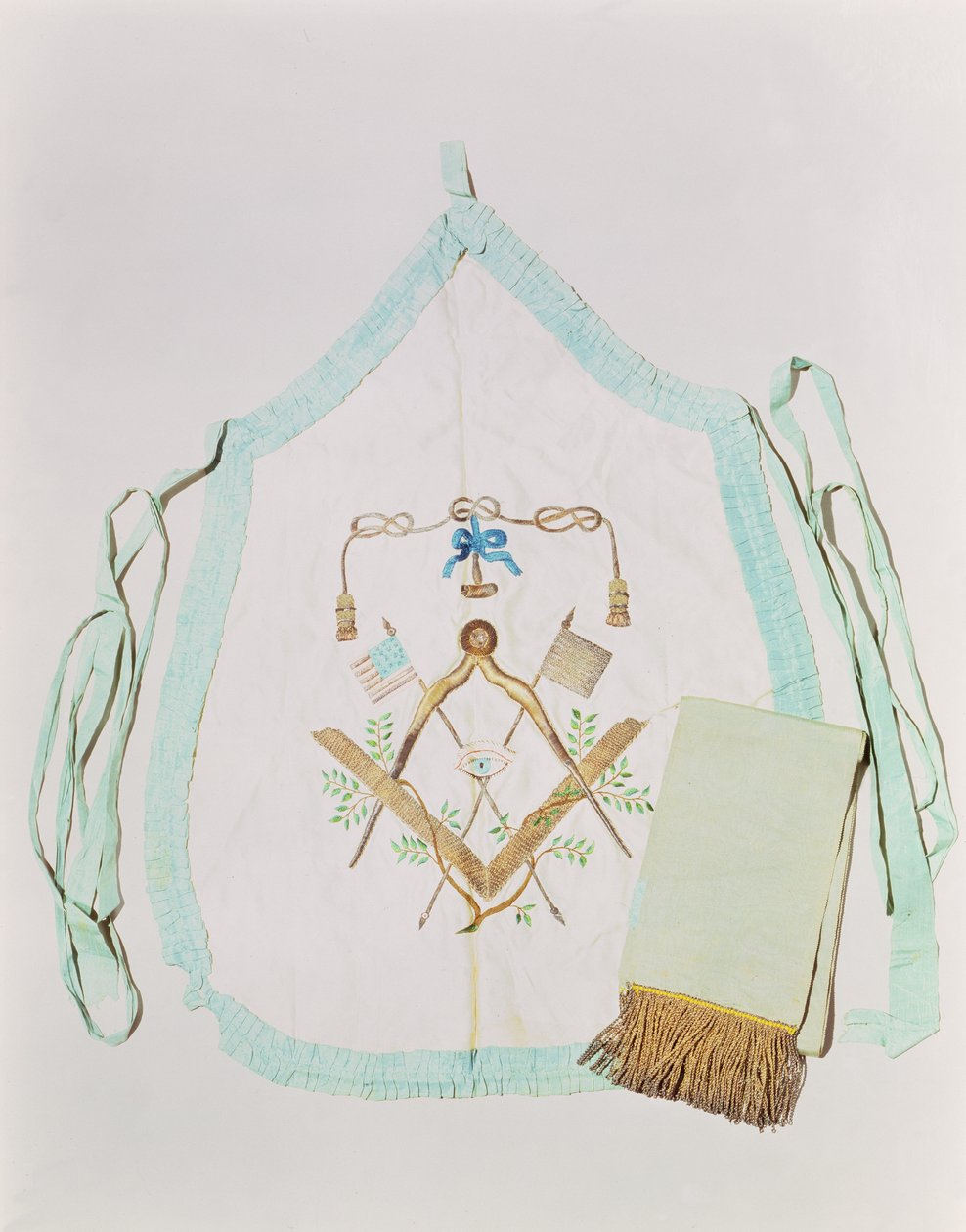 Frimurarförkläde och skärp, 1770-1800 (silke och metalltråd) av American School