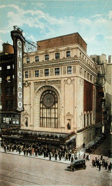 Vykort föreställande Chicago Theatre, ca 1930 (lito i färg) av American School