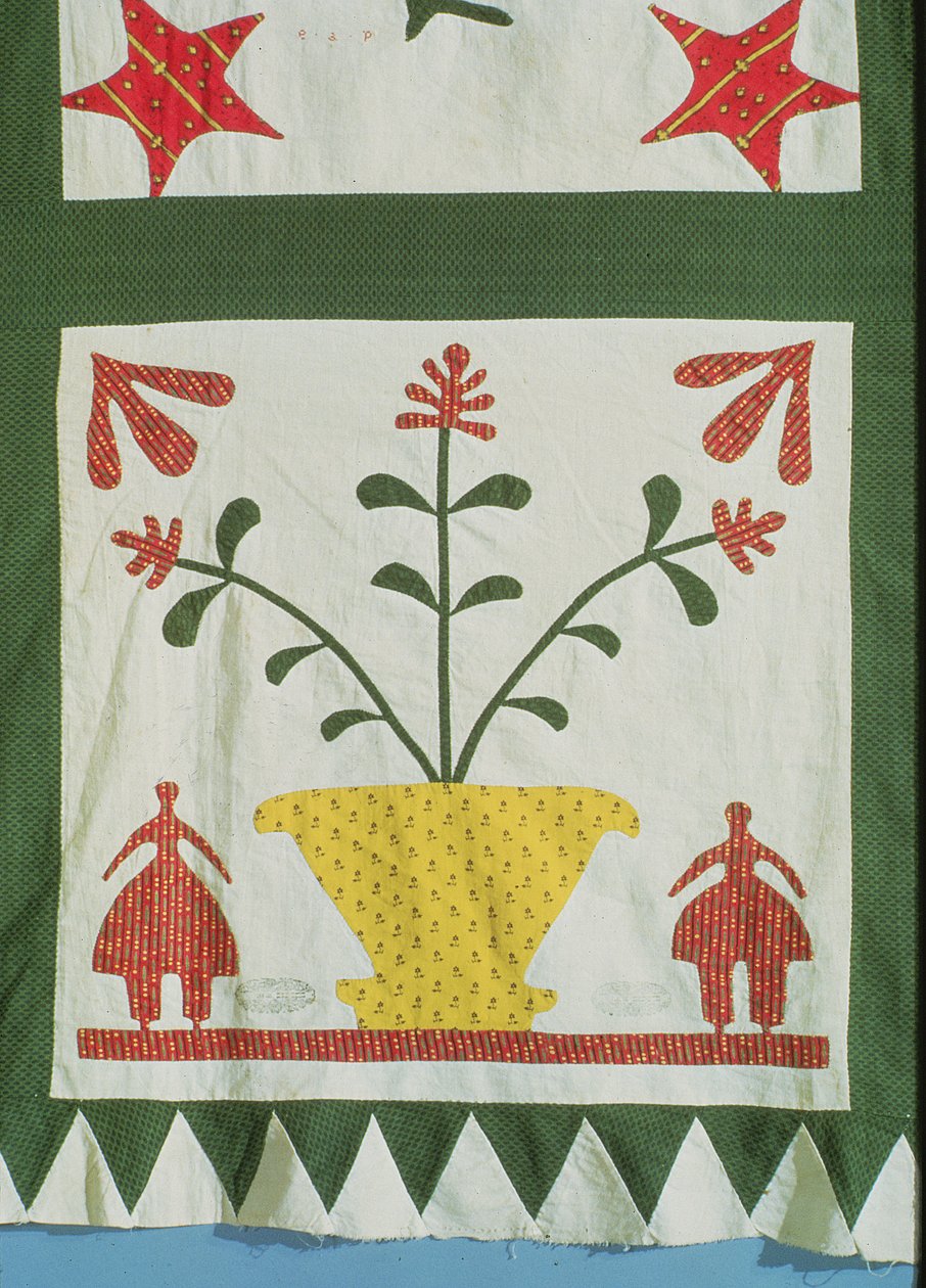 Quiltdetalj som visar figurer och blommor (bomull) av American School