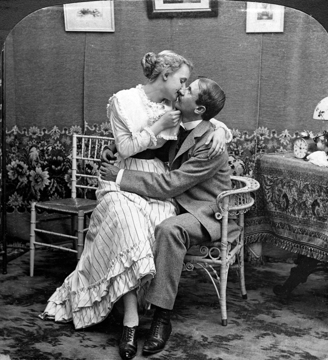 Lyxiga stunder. av American Stereoscopic Company