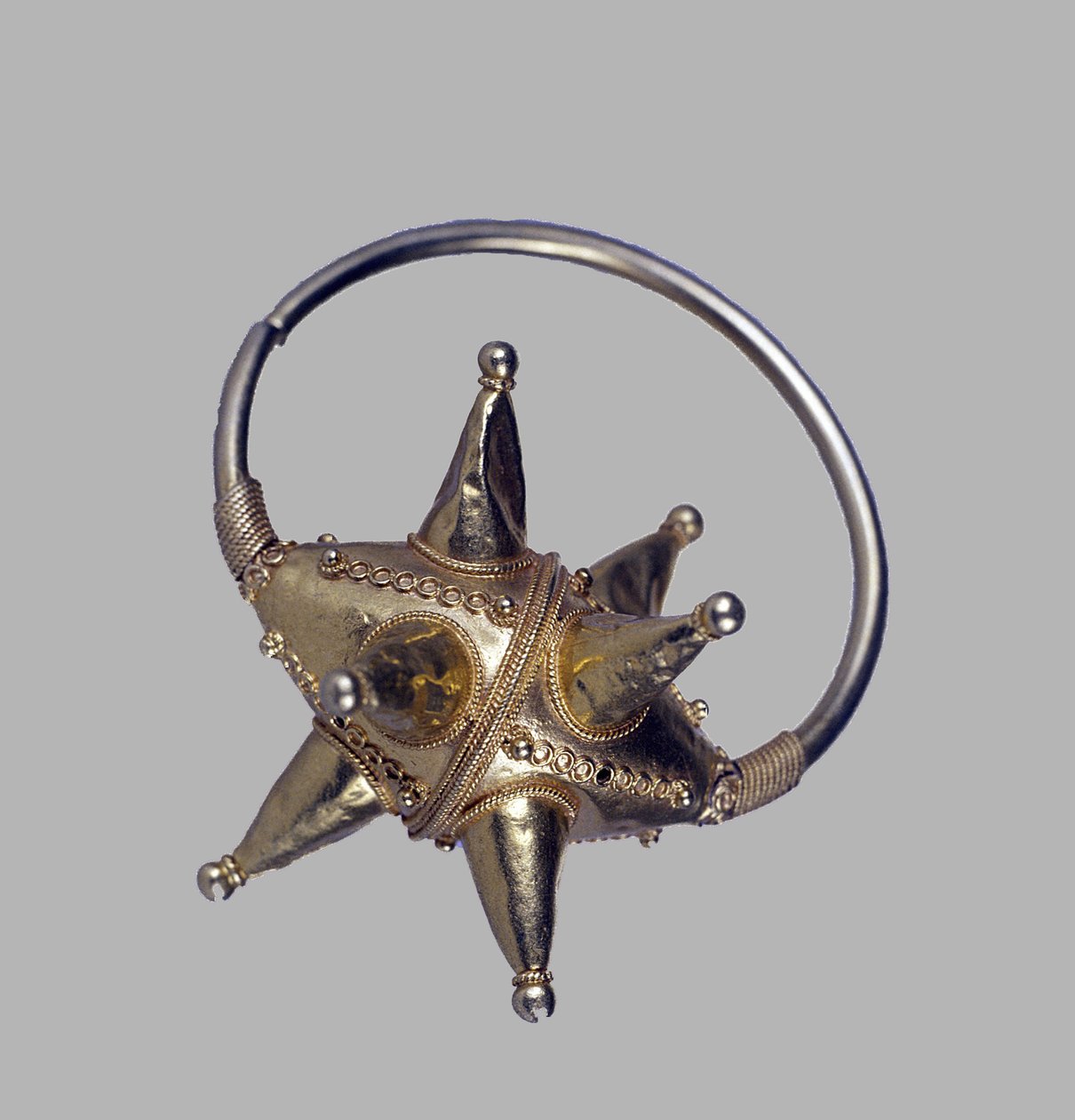 Guldhänge Kolt, 1000-1100-tal av Ancient Russian Art