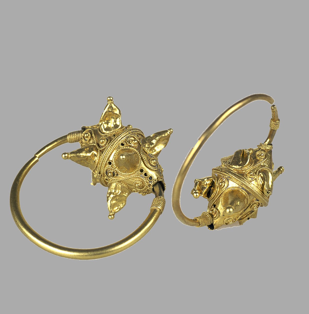 Guldhänge Kolt, 1000-1100-tal av Ancient Russian Art