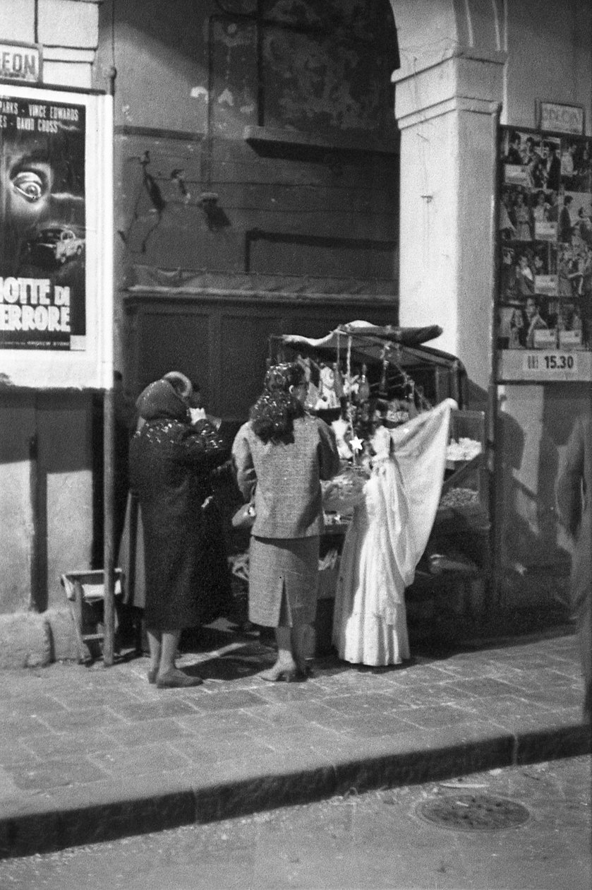 CROTONE - KONFETTI KIOSKEN av Ando Gilardi