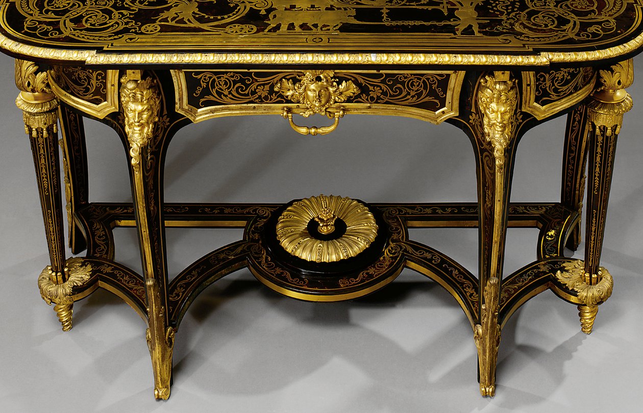 Ett av ett par matchade Louis XIV bryggbord, ca 1710 (ormolu monterade & Boulle mässing inlagt sköldpaddsskal) (se även 469015 och 469016) av Andre Charles (attr. to) Boulle