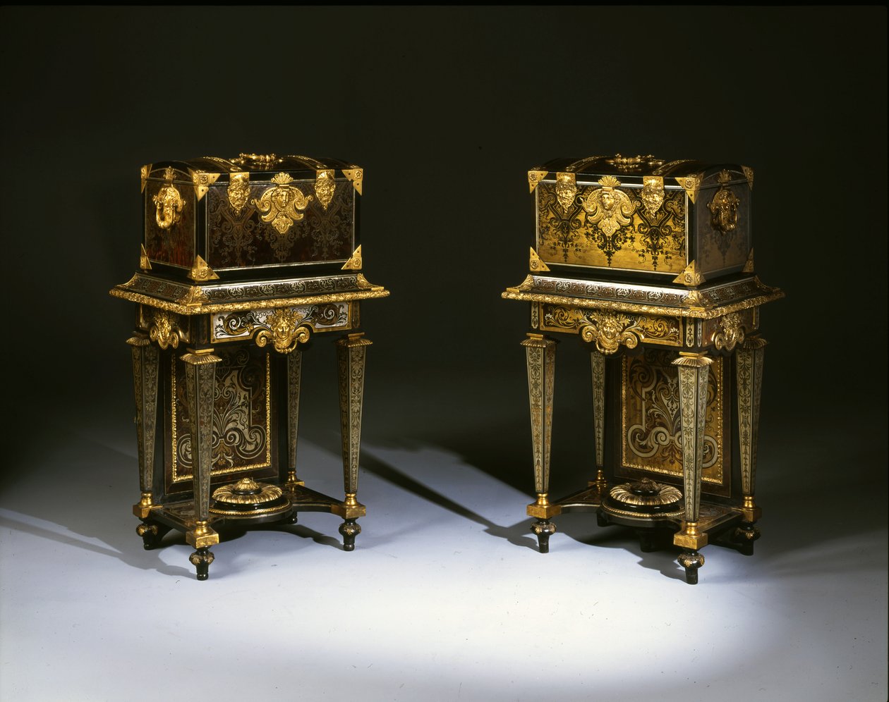 Ett par Louis XIV toalettkistor av Andre Charles Boulle