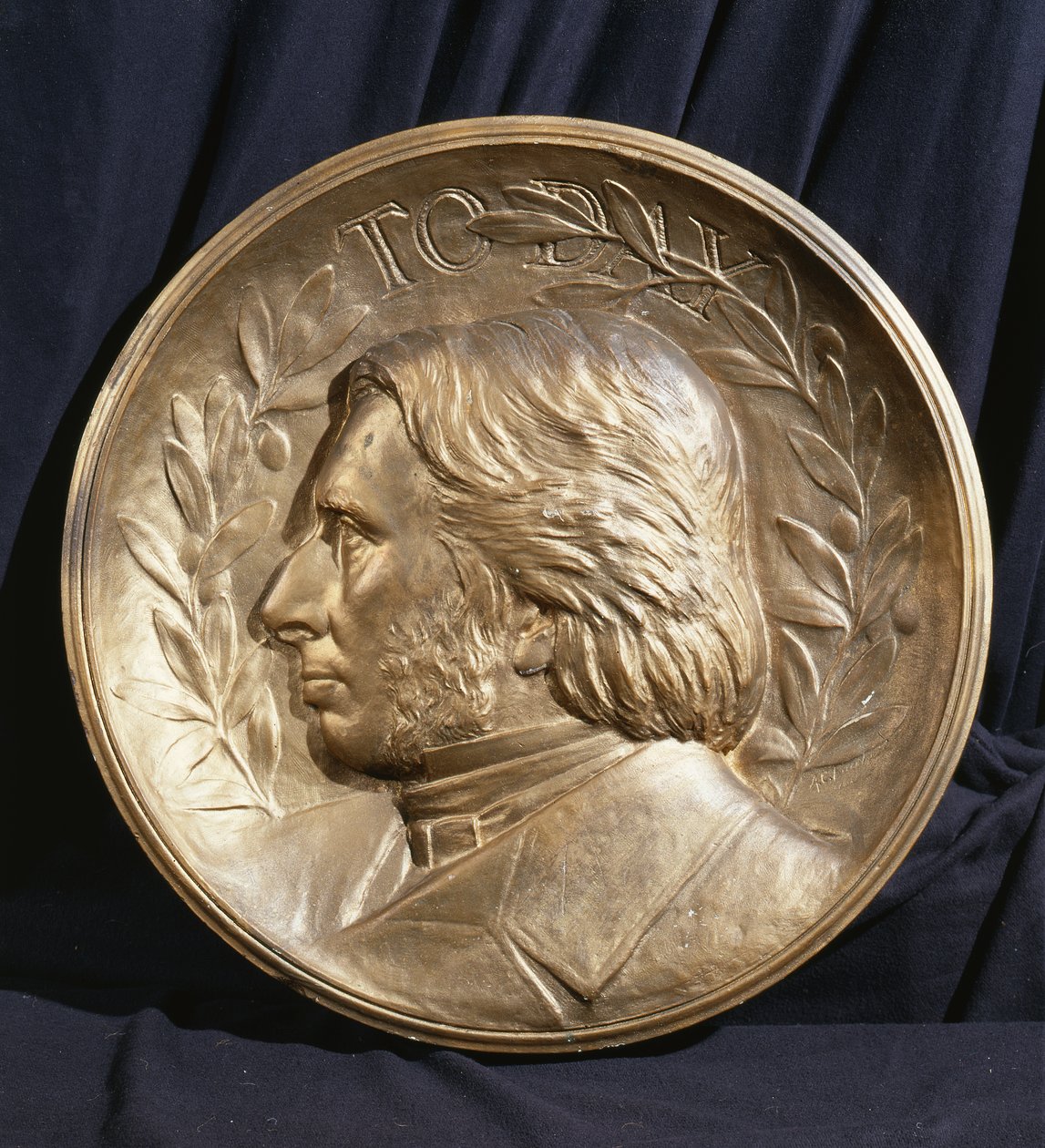 Medaljongporträtt av John Ruskin (gips) av Andrea Carlo Lucchesi
