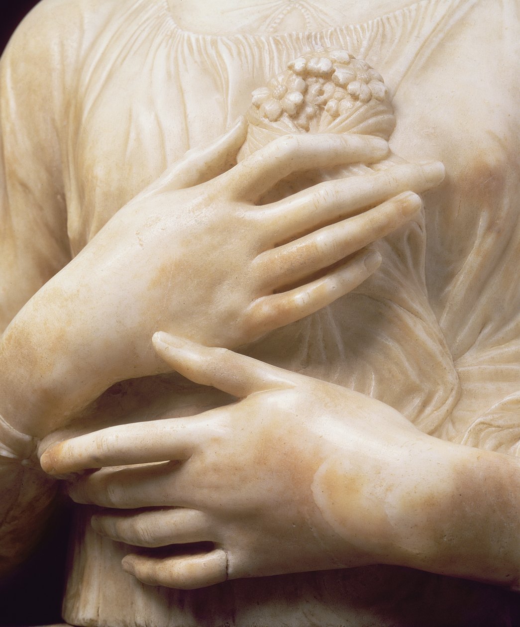 Kvinna med en bukett, detalj av hennes händer c.1475-80 (marmor) (detalj av 434102) av Andrea del Verrocchio