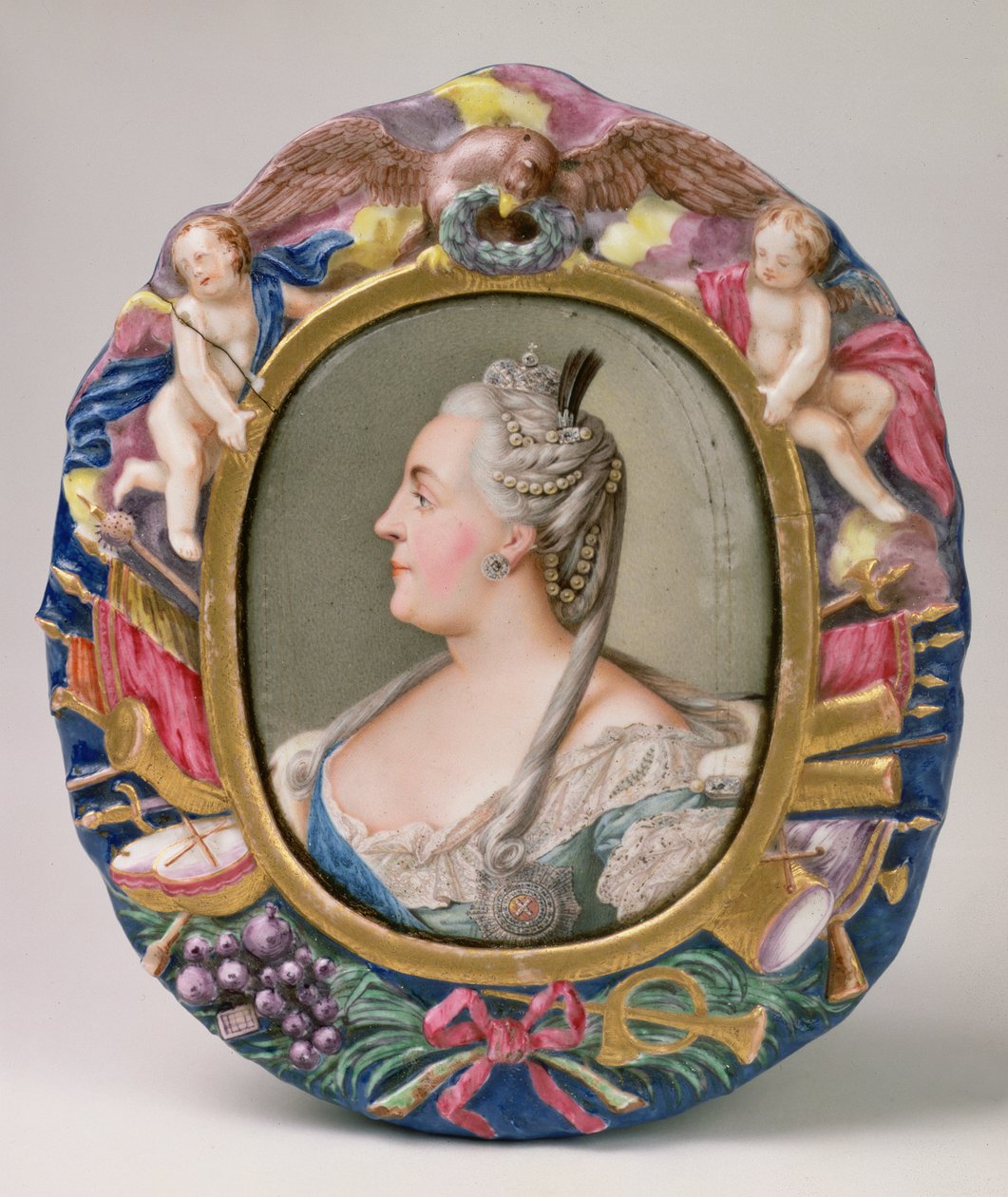 Katarina II (1729-96) efter ett porträtt av Feodor Rokotov, emalj och koppar, ram från den kejserliga porslinsfabriken i S:t Petersburg. av Andrei Ivanovich Chernyi