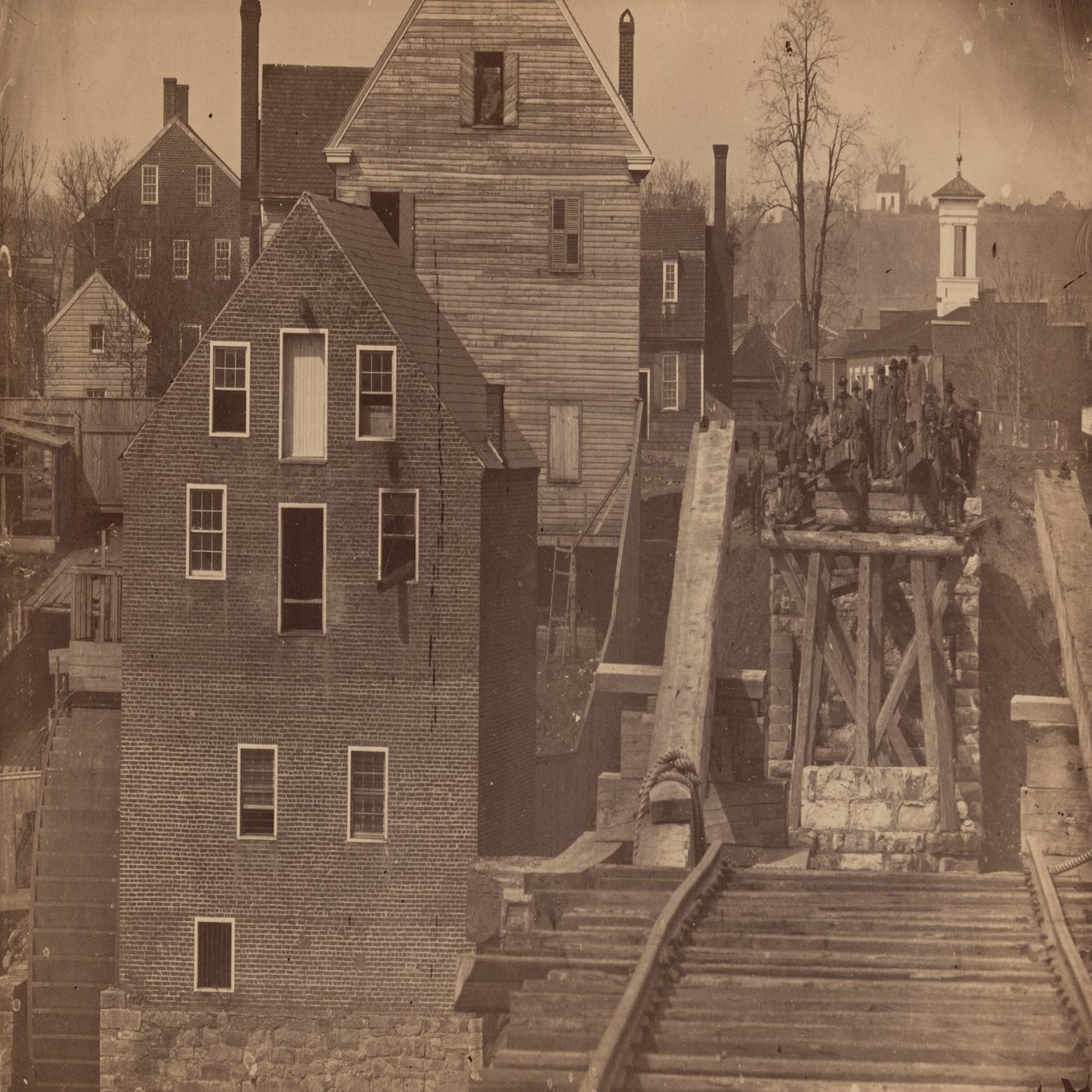 Änden av bron efter Burnsides anfall, Fredericksburg, Virginia av Andrew Joseph Russell