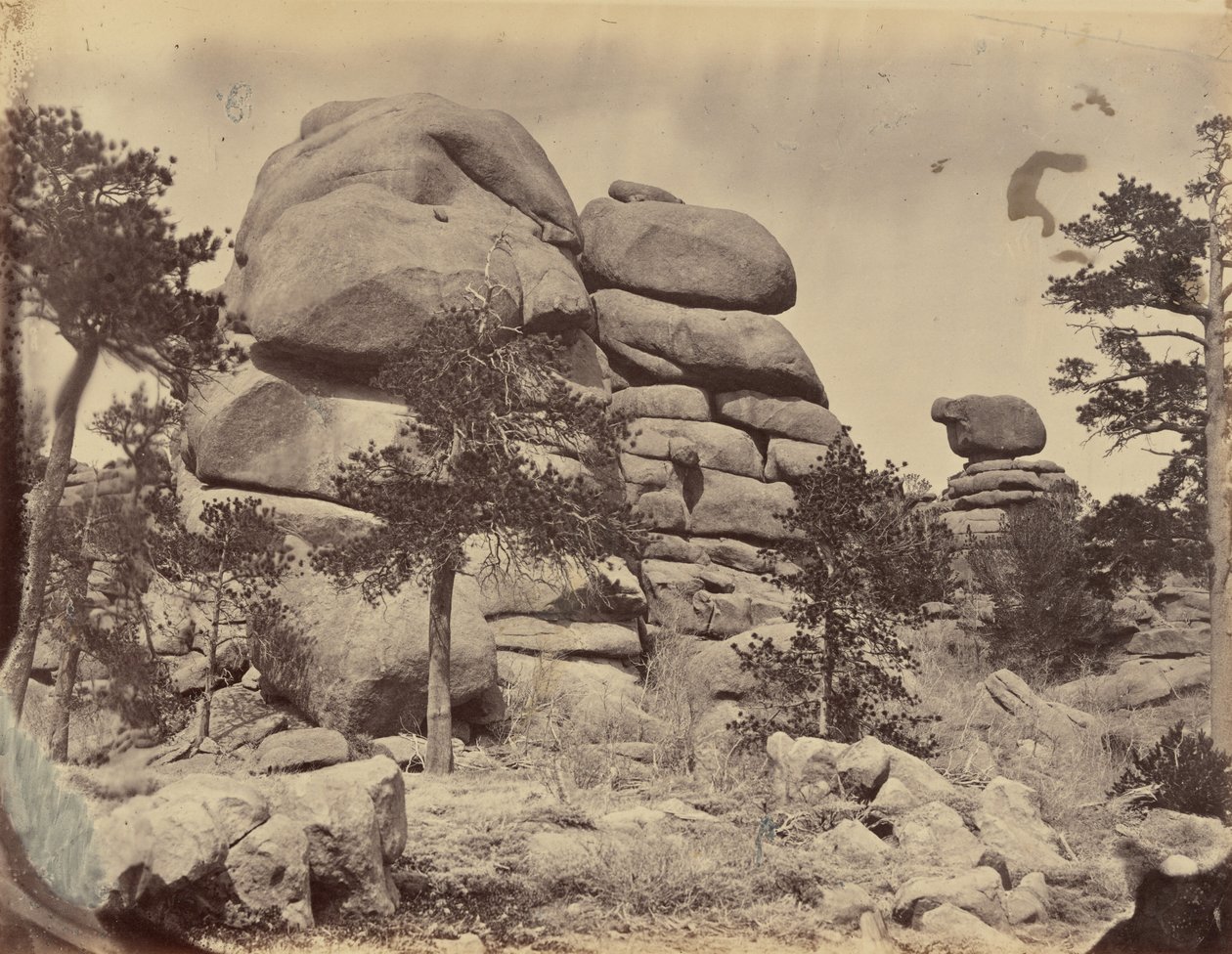Plåt 3. Granitklippa, nära Beaufort Station,1869 (foto) av Andrew Joseph Russell