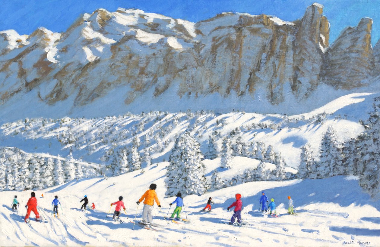Färgglada skidåkare, Val Gardena, Italien, 2019, (olja på duk) av Andrew Macara
