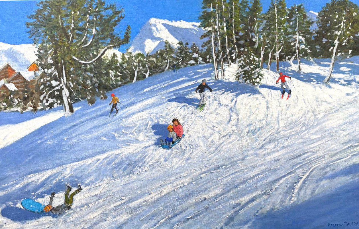 Pulkaåkning och skidåkning, Les Arcs, Frankrike, 2023 (olja på duk) av Andrew Macara