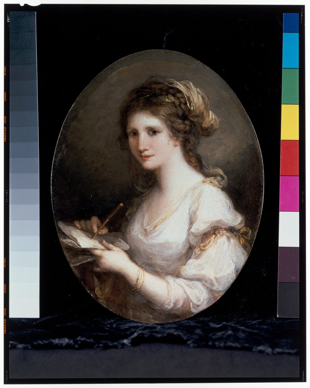 Förmodat självporträtt i diktens skepnad, i en vit klänning, med penna och papper av Angelica Kauffman