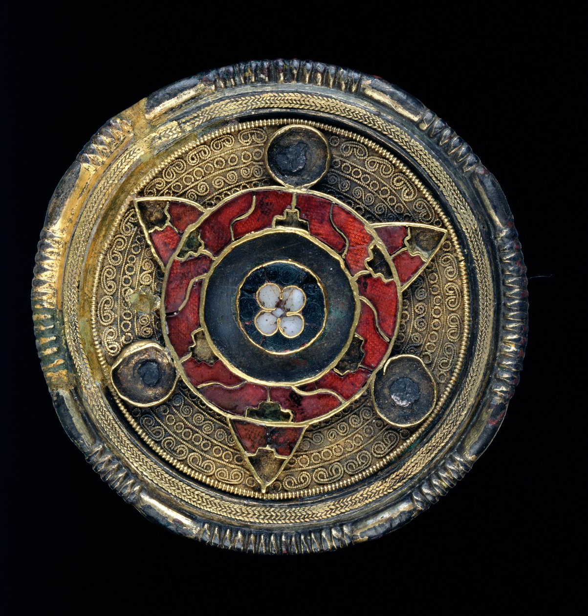 Jeweled skivbrosch, 600-talet (guld, silver och cloisonne emalj) av Anglo Saxon
