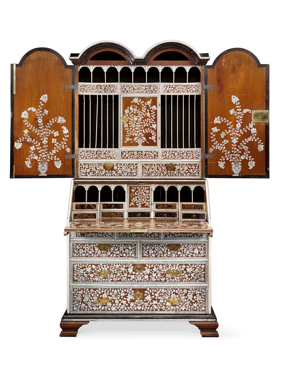 Bureau-kabinett, Vizagapatam, c.1720-30 (elfenben, teak, ebenholts och sköldpaddsskal) av Anglo Indian School