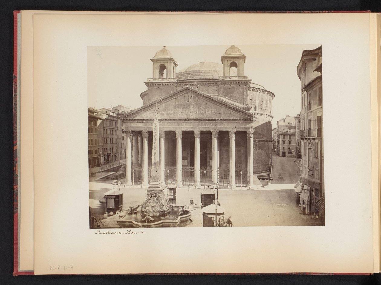 Utsikt över Pantheon i Rom, Italien Pantheon. Roma (titel på objekt) av Anonymous