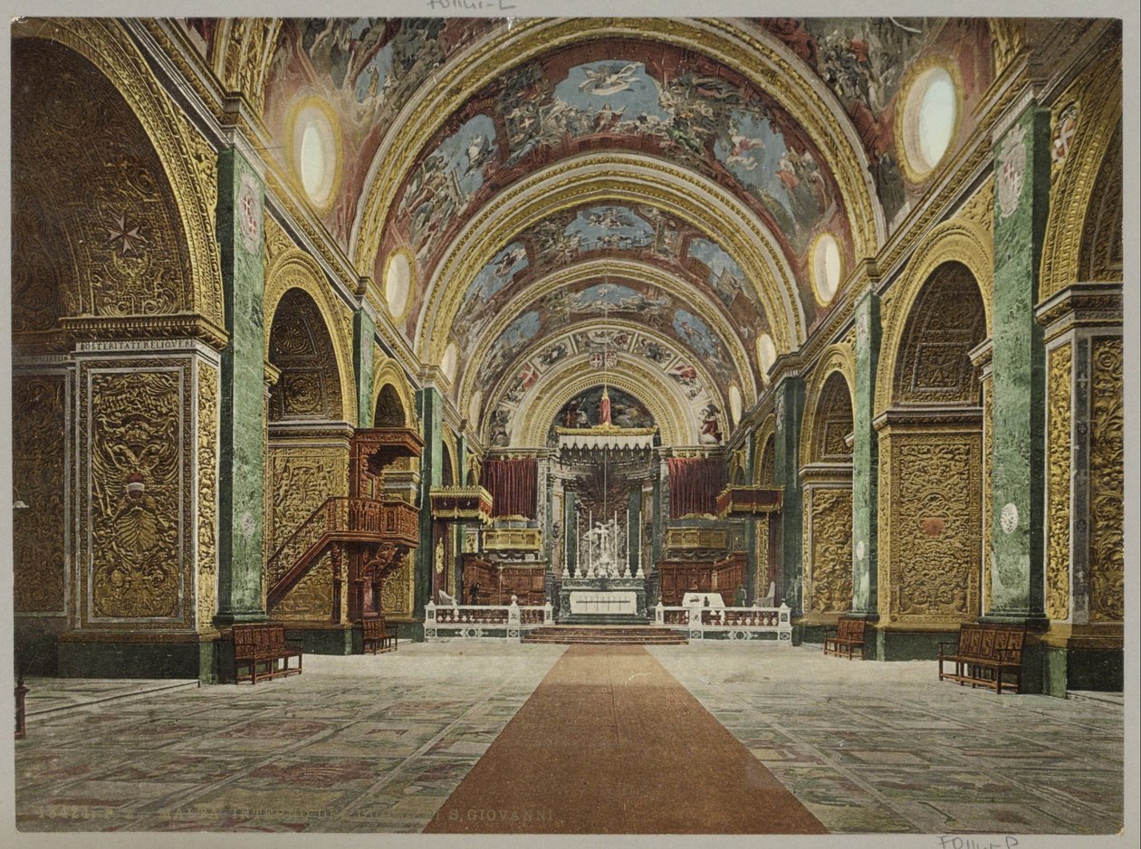 Interieur van de Sint-Janskathedraal i Valletta Malta. Interiör av katedralen S. Giovanni (titel på objektet) av Anonymous