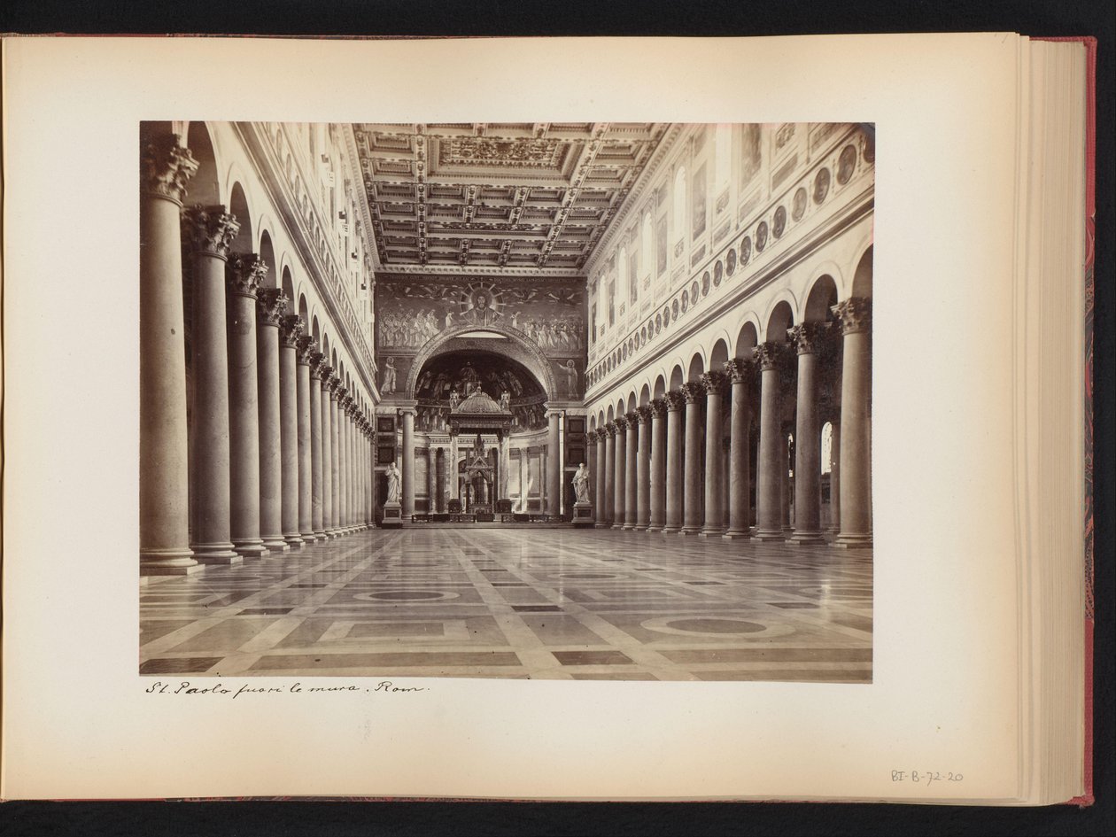 Interiör av Saint Paul utanför murarna i Rom, Italien St Paolo fuori le Mura. Rom (titel på objekt) av Anonymous