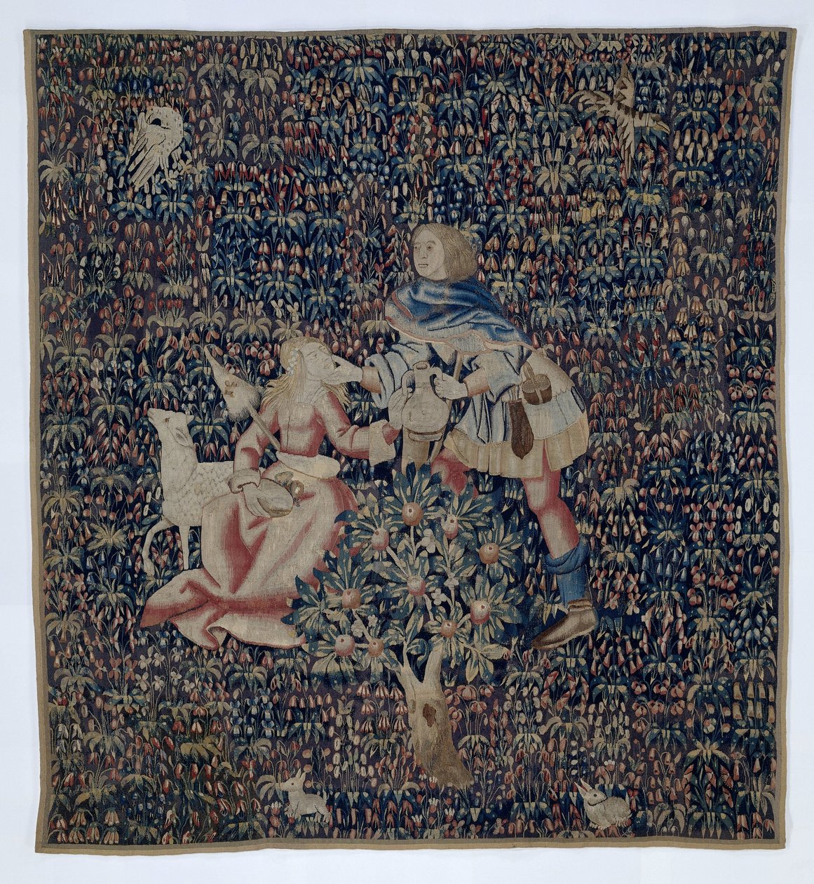 Millefleurs med herde och herdinna (fragment) av Anonymous