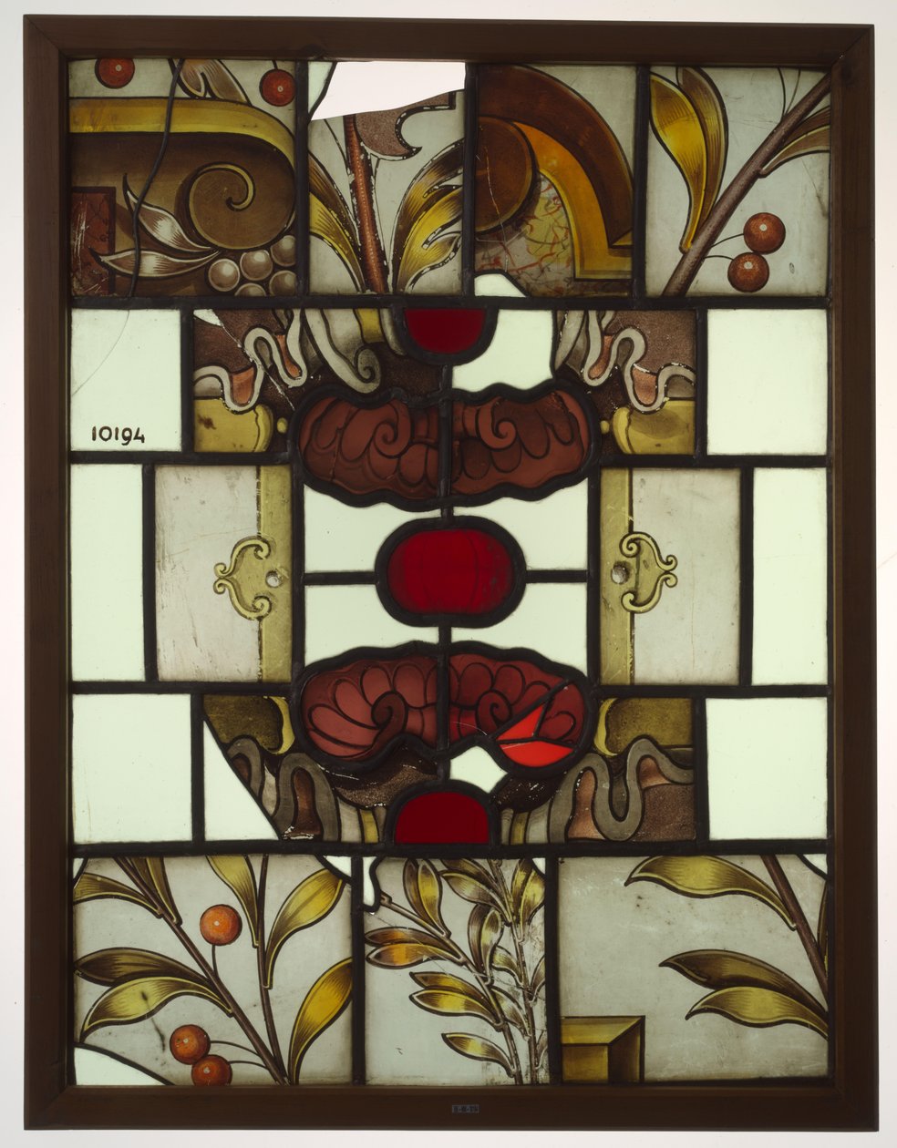 Panel med färgade diamanter, fragment av en stor sammansättning av kartuscher, frukter, etc. av Anonymous