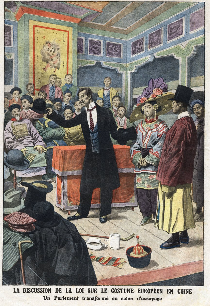 En diskussionssession i det kinesiska parlamentet om den nya lagen om europeiska kläder i Kina, en av parlamentarikerna presenterar en västerländsk kostym, med topphattar och melon. Illustration hämtad från "" Le Petite Journal"" 1912-09-15 Privat samling. av Anonymous Anonymous