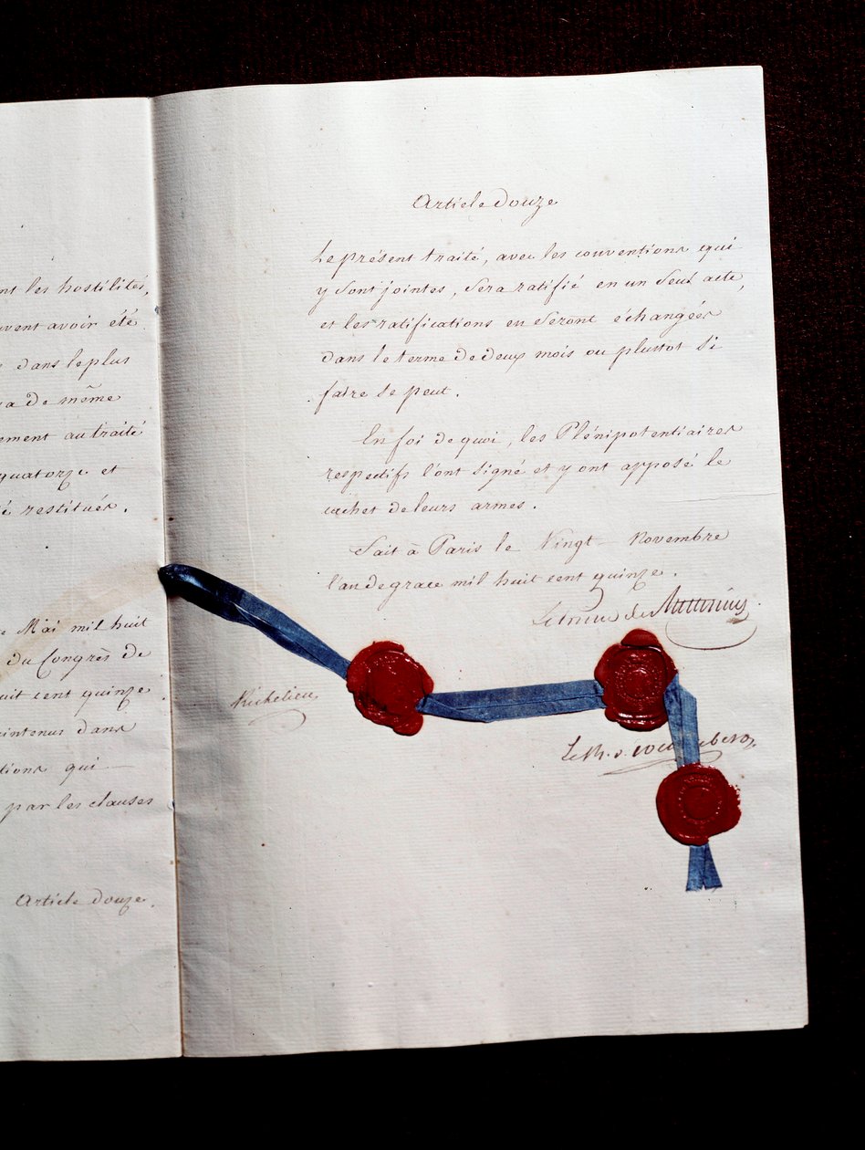 Artikel 12 i 1815 års fördrag mellan Frankrike och koaliserna. Andra fördraget i Paris undertecknat av Armand Emmanuel de Vignerot du Plessis, hertig av Richelieu (1766-1822): fördraget förutser samarbete mellan Österrike, Storbritannien, Preussen och Ryss av Anonymous Anonymous