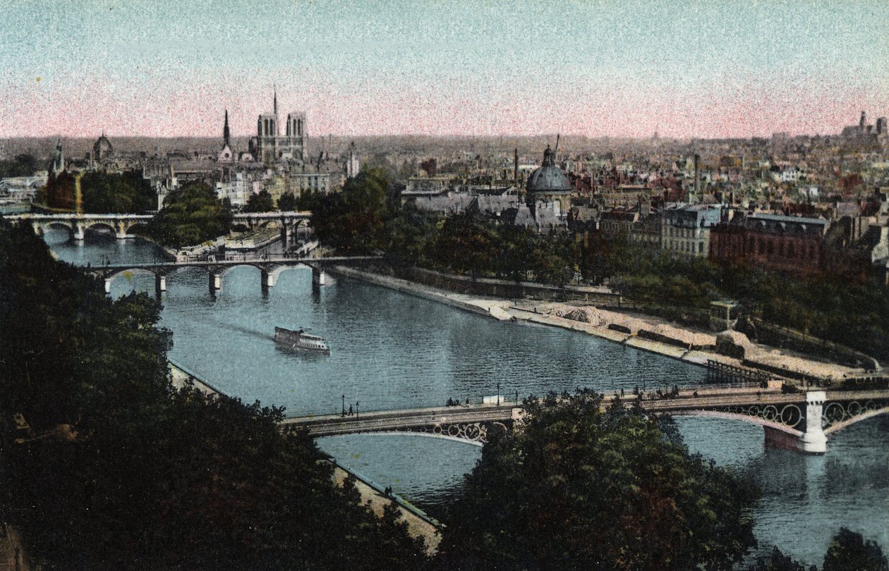 Paris: panoramautsikt över Seine mot katedralen Notre Dame (Notre-Dame) och Ile de la Cite. Fotografi från 1920 i "" Artistic Album"" av staden Paris. Privat samling. av Anonymous Anonymous