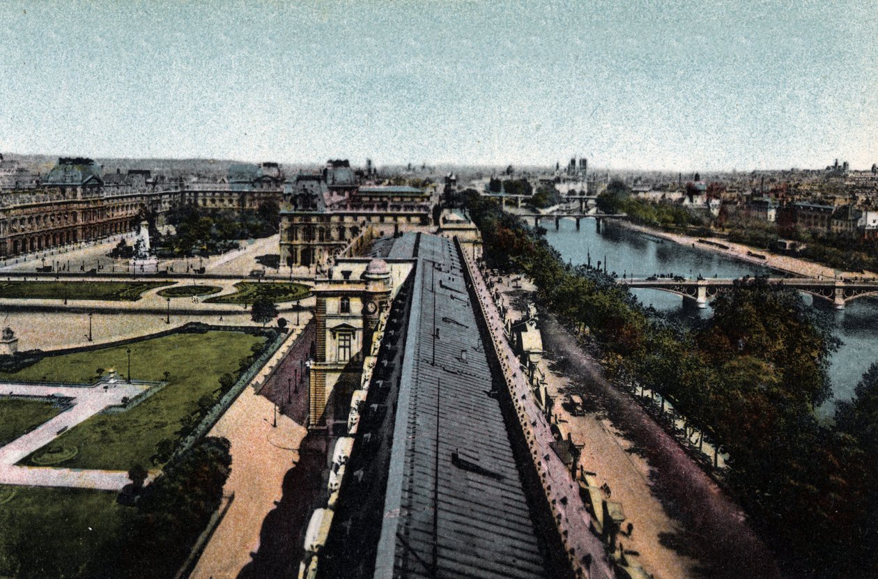 Paris: panorama mot Louvren. La Seine och Cathedrale Notre Dame (Notre-Dame), till höger. Fotografi från 1920 i "" Artistic Album"" av staden Paris. Privat samling. av Anonymous Anonymous