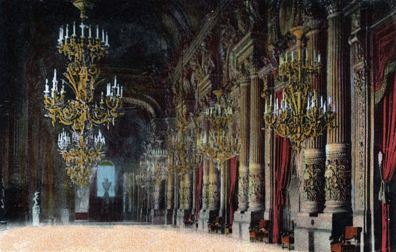 Paris: utsikt över den stora foajén på Opera Garnier. Fotografi från 1920 i "" Artistic Album"" av staden Paris. Privat samling. av Anonymous Anonymous